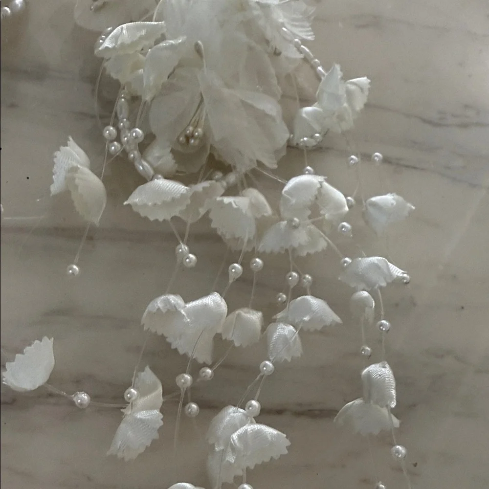 Elegant White Floral Hair, wedding decoration Accessory 3 pieces